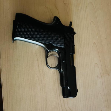 Vendo pistola Star BKM 9mm de duraluminio en muy buen estado y con un solo cargador y prácticamente nueva.
Guiada 00