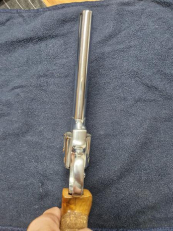 Del mismo compi que la Walther  vende este revolver con 2 cachas , en F , Madrid  , tampoco quiere cambios 10