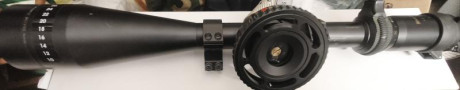 Visor en muy buen estado con anillas de 11 mm con rueda de paralaje y torreta sobredimensionada perfecto 00