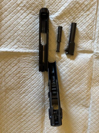 Vendo pistola Sig Sauer P365 micro con seguro manual guiada para Licencia A.

Prácticamente nueva, ya 00