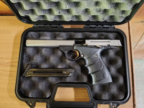 Buenas, pongo a la venta mi BROWNING BUCKMARK comprada en Octubre de 2024, habrá tirado unas 15 cajas,agrupa 00