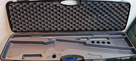 Vendo maletín Benelli y choque de **.

El choque sin estrenar y el maletín se guardo nada más comprar 02