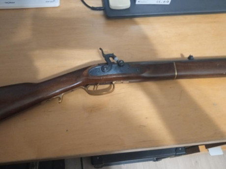 Hola compañeros, como pone en el enunciado vendo rifle de avancarga calibre 45 marca ARDESA modelo Kentucky 11