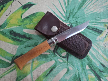 Buenos días compañeros,

Pongo a la venta estos cuchillos y navajas de mi colección, todos sin ningún 81