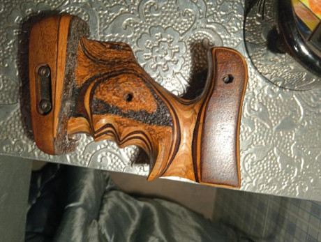 Cacha para revolver manurhin mr 32, 38, 357. Talla M y en perfecto estado de uso, muy cómoda y de gran 00