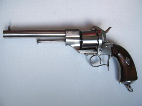 Vendo revólver Lefaucheux original modelo 1858 fabricado en Eibar por Orbea Hermanos.
Calibre 11mm Lefaucheux, 01