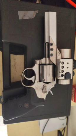 Se vende Revolver S&W mod 686-3 en calibre 357mg con visor tasco pro point.Precio 450 eur. IMG-20250514-WA0000.jpg 02