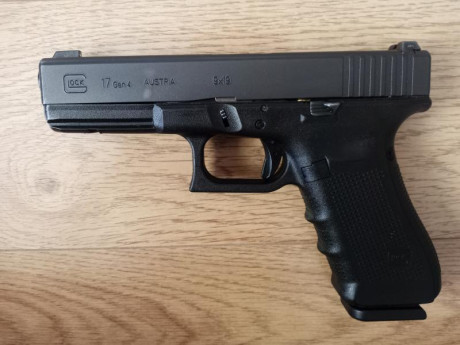 Vendo GLOCK 17 GEN 4
Alza y punto de Tritium
Retenida cargador sobredimensionada

Guiada en "A"
Se 02