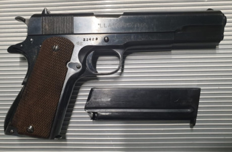 Se vende pistola de la marca Llama modelo Extra.
Calibre nueve largo.
Copia española del Colt modelo 1911 141