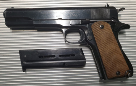 Se vende pistola de la marca Llama modelo Extra.
Calibre nueve largo.
Copia española del Colt modelo 1911 140