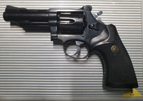 Se vende revólver de la marca Llama modelo Comanche.
Calibre .38 Special.
Cachas de neopreno.
Arma que 00