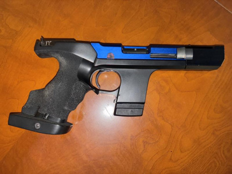 VENDIDA. Y perdón por equivocarme de foro.

Hola,

pistola + 3 cargadores + ayuda para cargar + herramientas 02