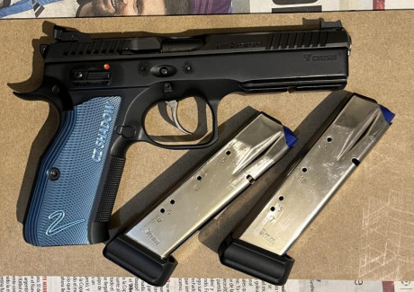 En perfecto estado (nueva), no soy tirador de IPSC, soy tirador de precisión,
y la compre por curiosidad, 00