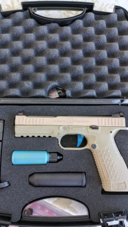 Buenas, se vende una magnifica pistola de IPSC Arsenal Strike One 9 Pb, en perfecto estado, soy el segundo 02
