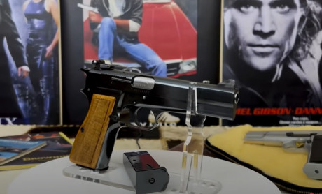 Pistola FN Herstal High Power HP35  de 1988 en 9 mm parabellum

Se entrega con 1 cargador y maletín no 32