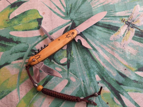 Buenos días compañeros, :sniper 

Pongo a la venta estos cuchillos y navajas de mi colección, todos sin 131