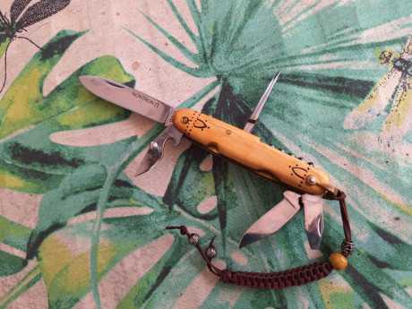 Buenos días compañeros, :sniper 

Pongo a la venta estos cuchillos y navajas de mi colección, todos sin 130