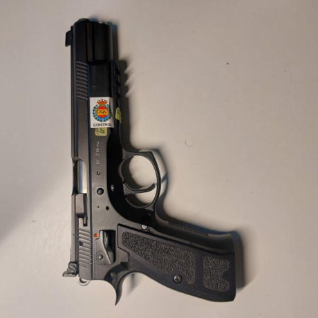 Buenas
Me desprendo de mi pistola de competición de 9mm, una cz viper, comprada a un compañero del foro.
Es 02