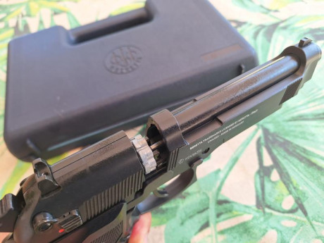 Buenos días compañeros,

Pongo a la venta esta pistola de CO2 Beretta M92 FS del gran fabricante Alemán 12