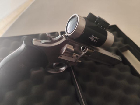  IMG_20251005_180938.jpg Hola Cambio o Vendo revolver S&W mod 686-3 de cuatro pulgadas  con visor 01