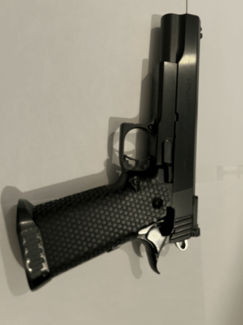 Dejo la actividad de IPSC y por ende, vendo mi pistola Infinity en inox nitrurada negra. Poco usada. Es 02