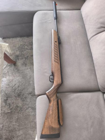 Vendo escopeta casi nueva adquirida el 18 de Junio de 2025. No ha tirado ni 50 tiros. Madera muy bonita.
Dispone 02
