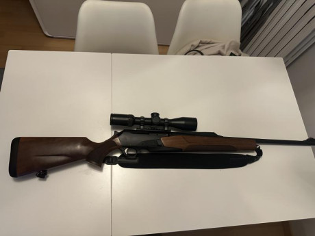 Rifle comprado nuevo el año pasado , BROWNING 4x HUNTER BAR, nueva generación de rifles BAR , en calibre 11