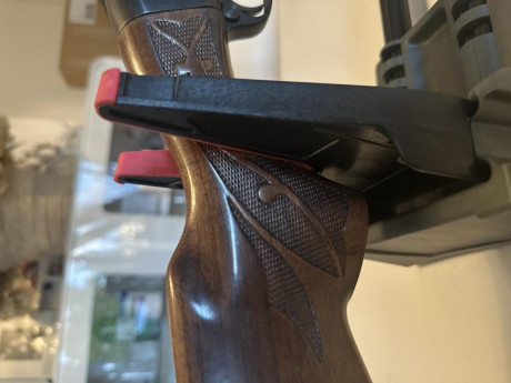 Es un modelo que aún conservo , pieza de colección en perfecto estado !
Semiautomática de 3 tiros !
Cañón 00