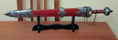 Buenas compañeros
Vendo esta preciosidad de arma réplica de la de los romanos. Hecha en acero inoxidable 01