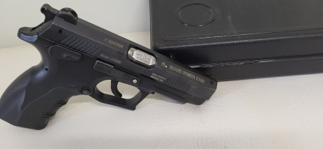 Pistola poco uso marca k100 precio 450+ envío se encuentra en intervención de armas de arganda del rey 00