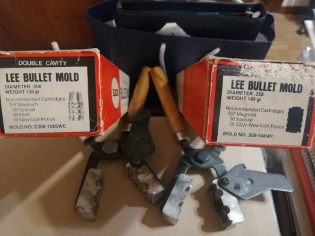 Vendo dos turquesas de Lee para 357/38 son C358-158SWC y 358-148WC, a 30 ,-€ cada una, mas gastos de envío 02