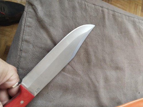 Artesano Manuel De La Torre Acero 420Mova, cachas G10 95€. 00