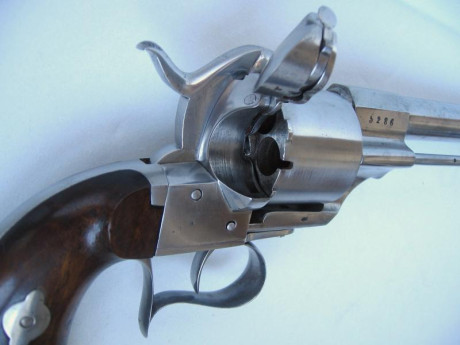 Vendo revólver Lefaucheux original modelo 1858 fabricado en Eibar por Orbea Hermanos.
Calibre 11mm Lefaucheux, 21