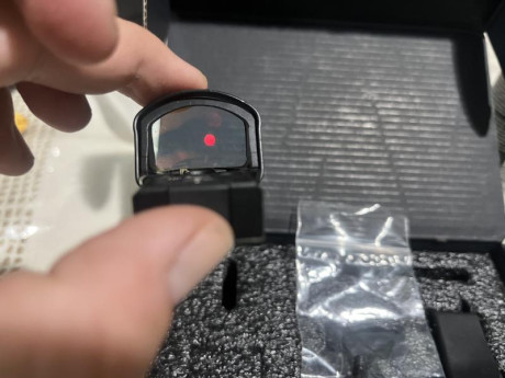 Leupold Delta Point Pro, es la version de 2,5 MOA, con poquisimo uso y siempre muy mimado, impecable.Lo 01