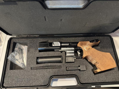 Buenas tardes,Pardini .32 ,transporte incluido,precio 1100 euros,no negociable,un saludo. 01