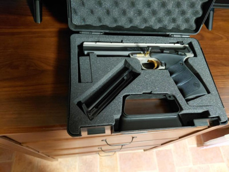 Buenas compis vendo browning buckmark contour  modelo nuevo 22lr muy precisa y certera ,comprada nueva 02
