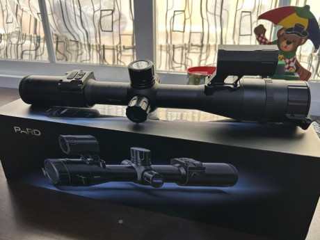 Vendo este visor térmico pard ts31 con lente de 45 mm, telémetro y calculadora balística. Lo compré en 61