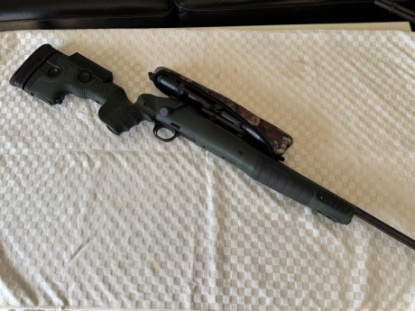 Cambio este Blaser R8 en calibre 375HH. Con magnapor y sin elementos de puntería. Perfecto estado, marcas 01