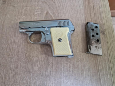 Hola, cambio pistola de chaleco Astra 200 cromada.Calibre 6.35.
Buen estado general, seguro de aleta, 00