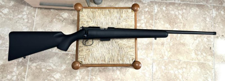 Rifle CZ 455 sintético de cerrojo del calibre 17 HMR, cargador de 5 balas y otro de 10, estado impecable, 02