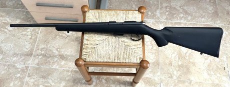 Rifle CZ 455 sintético de cerrojo del calibre 17 HMR, cargador de 5 balas y otro de 10, estado impecable, 01