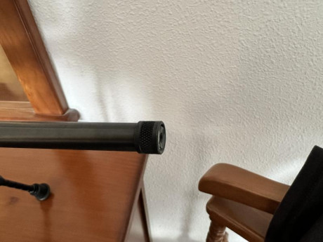 Rifle CZ 455 sintético de cerrojo del calibre 17 HMR, cargador de 5 balas y otro de 10, estado impecable, 12