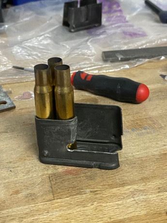 Hola, como tenia que buscar una mira telescopica para vender he tenido que sacar algunos rifles que molestaban! 80