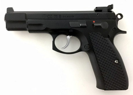 CZ 75B en perfecto estado. Solo utilizada en precisión. Poco uso.
Maletín original. 
2 cargadores originales.
Alza 00