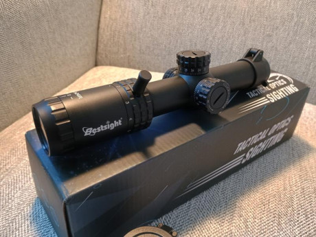 Visor táctico Bestsight, zoom variable 1-5, ajuste de 1/2 MOA por click. Torretas balísticas regulables, 10