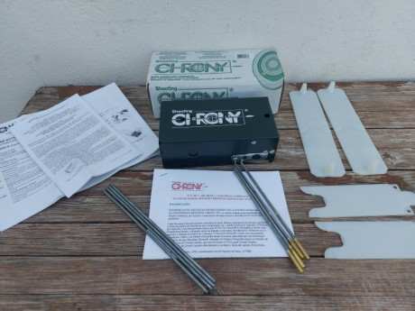 Lote compuesto por Cronógrafo Chony M1 + iluminador Led Chrony para uso en interiores o días nublados. 02