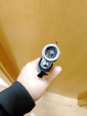 Vendo pistola Star Súper B, 9mmP, en perfectísimo estado, con pavón precioso azulalo, perfecta para precisión, 00