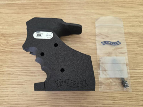 Vendo empuñadura 5G Walther LP500 Meister Manufaktur sin estrenar, solo colocada en el arma para probar 00