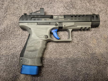 una pistola pensada para la competición de tiro deportivo. Esta versión viene equipada con un punto rojo 11