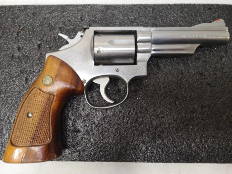 Vendo revolver Smith & Wesson Mod 66 cal .357 Magnum y .38 Special. Transferencia en Guardia Civil 01